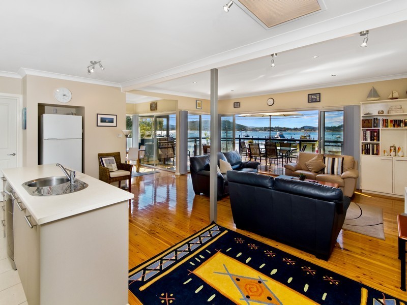 6 Pretty Beach Road, Pretty Beach NSW 2257