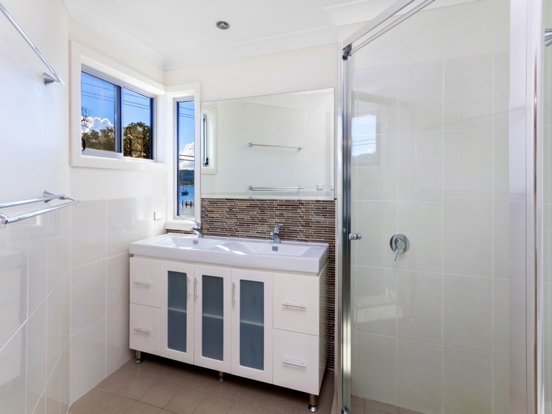 6 Pretty Beach Road, Pretty Beach NSW 2257