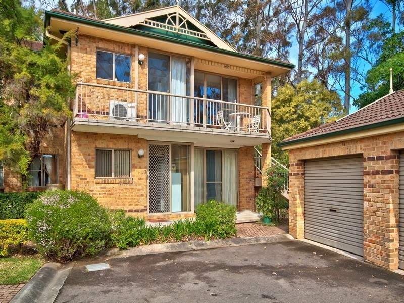 7/12 Kinarra Avenue, Wyoming NSW 2250