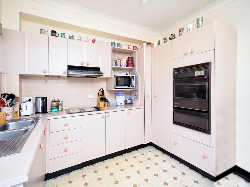 7/12 Kinarra Avenue, Wyoming NSW 2250