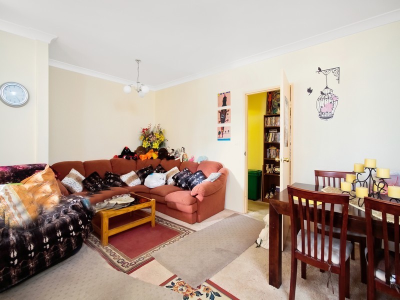 7/12 Kinarra Avenue, Wyoming NSW 2250