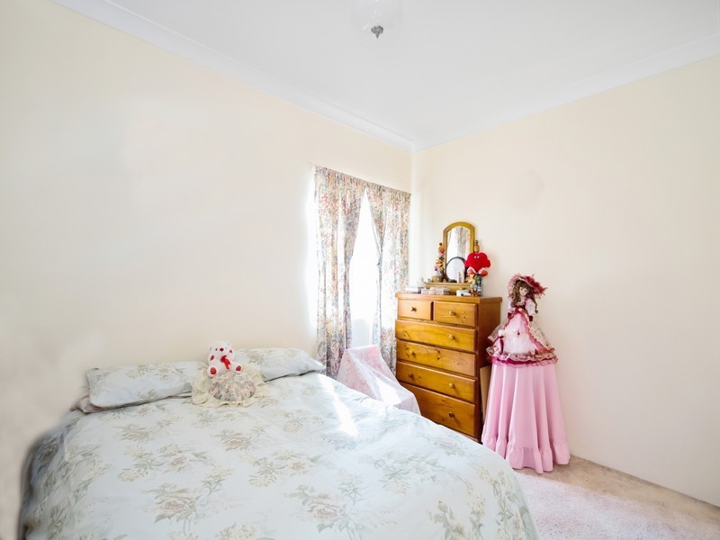 7/12 Kinarra Avenue, Wyoming NSW 2250