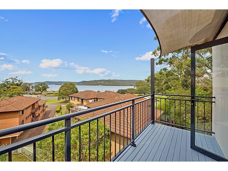 1/7 Broadview Avenue, Gosford NSW 2250