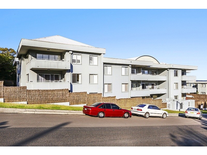 15/13 Moore Street, West Gosford NSW 2250