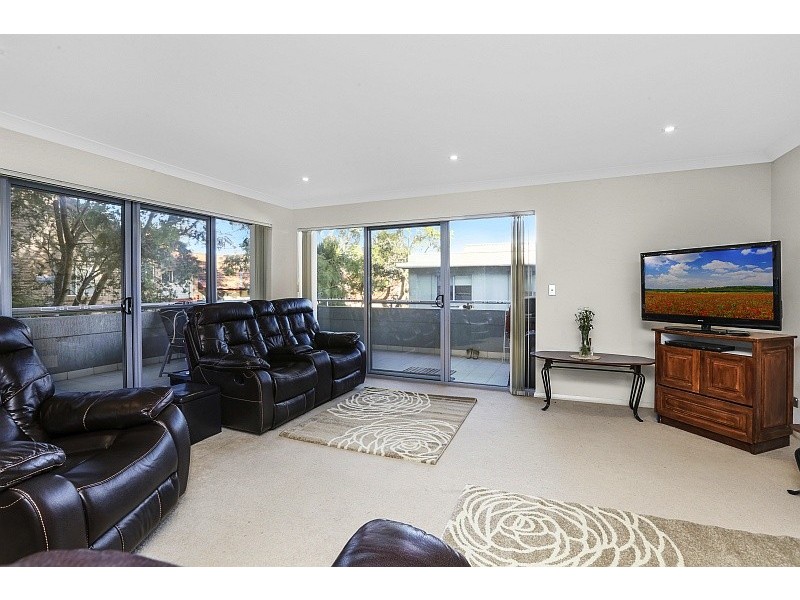 15/13 Moore Street, West Gosford NSW 2250