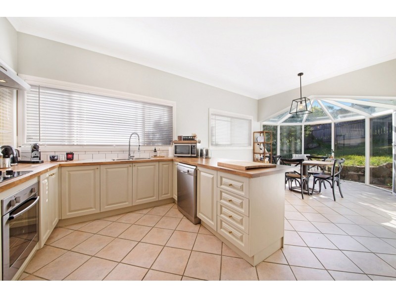 5 Beveridge Drive, Green Point NSW 2251