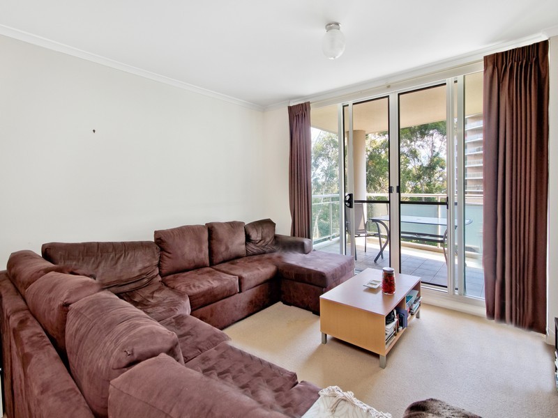 422/80 John Whiteway Drive, Gosford NSW 2250
