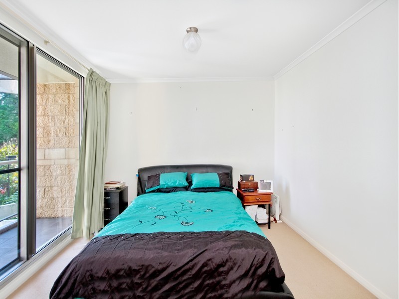 422/80 John Whiteway Drive, Gosford NSW 2250