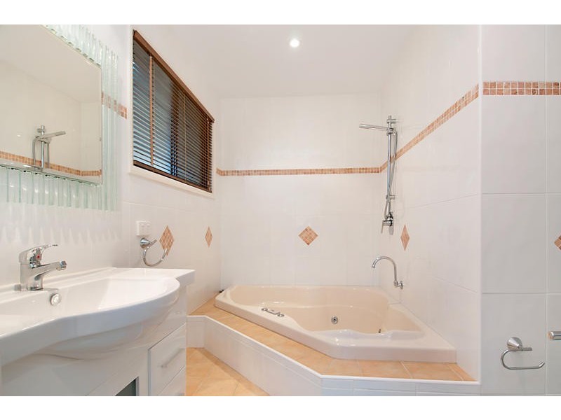 7 Enid Crescent, East Gosford NSW 2250