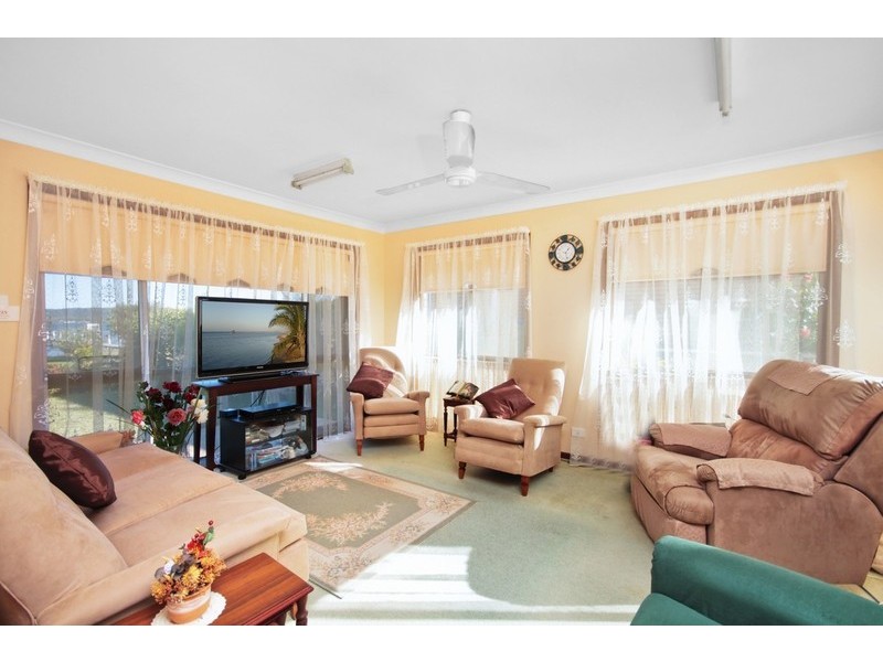 16 Karuah Avenue, Kincumber NSW 2251