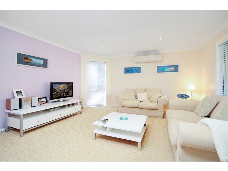 2/24 Beveridge Drive, Green Point NSW 2251