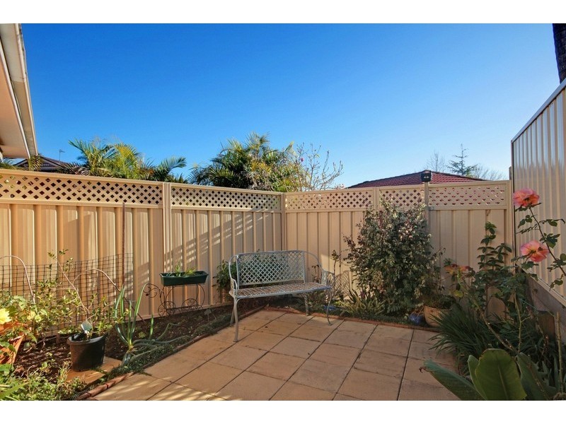 2/24 Beveridge Drive, Green Point NSW 2251