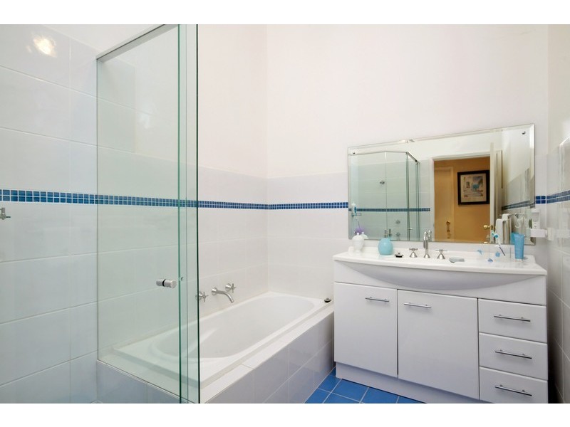 2/24 Beveridge Drive, Green Point NSW 2251