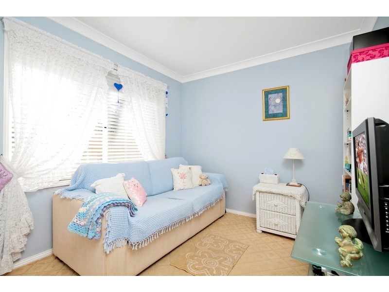 2/24 Beveridge Drive, Green Point NSW 2251