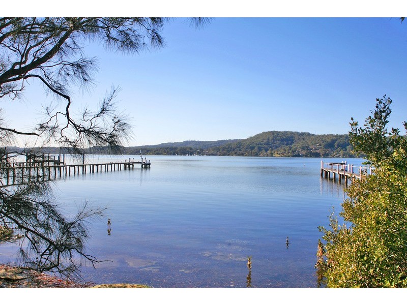 19 Albany Street, Point Frederick NSW 2250
