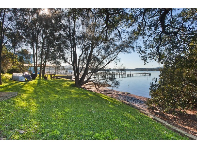 19 Albany Street, Point Frederick NSW 2250