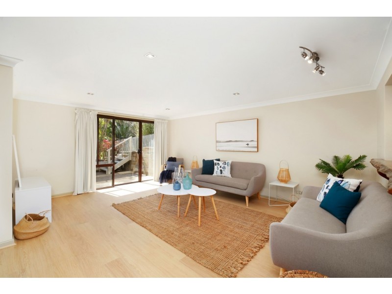 12 Lakewood Avenue, Green Point NSW 2251