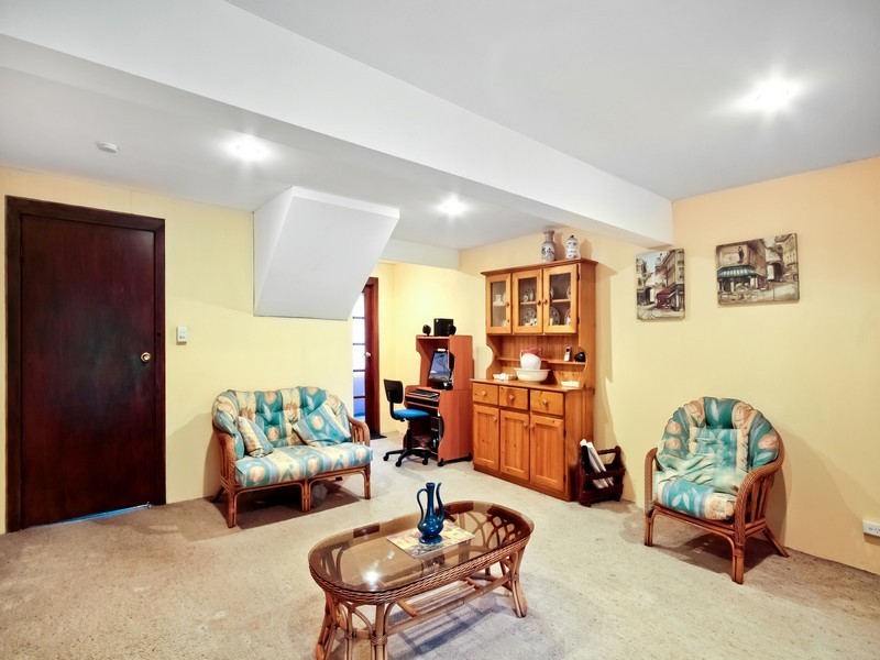 35 Adam Street, Narara NSW 2250