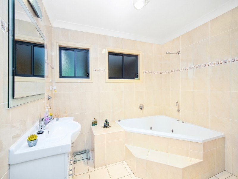 14 Marilyn Parade, Green Point NSW 2251