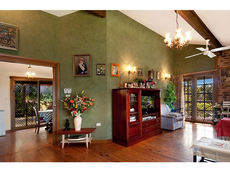 27 Station Road East, Fountaindale NSW 2258