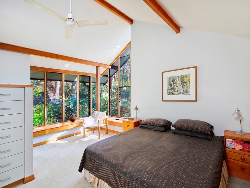 10 Flora Avenue, Hardys Bay NSW 2257