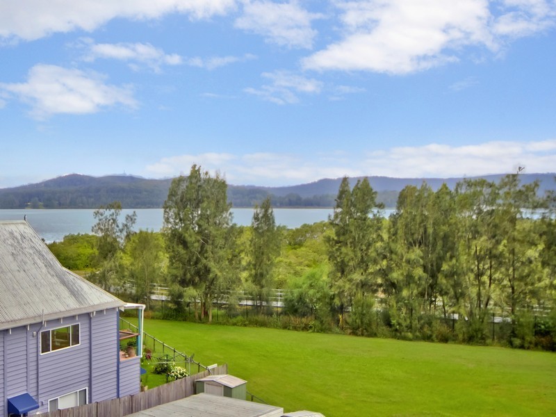 60 Broadwater Drive, Saratoga NSW 2251