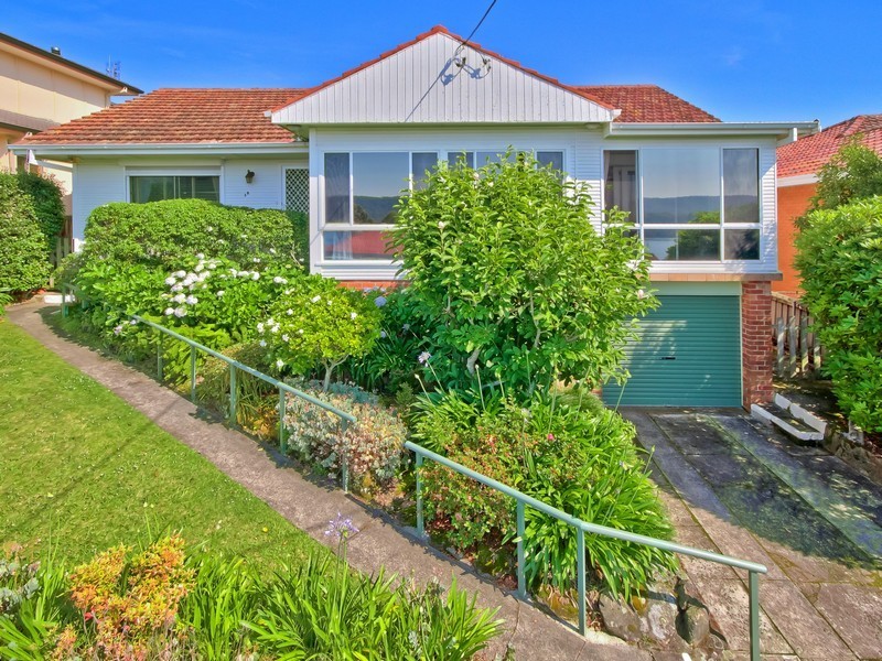 38 Caroline Street, East Gosford NSW 2250