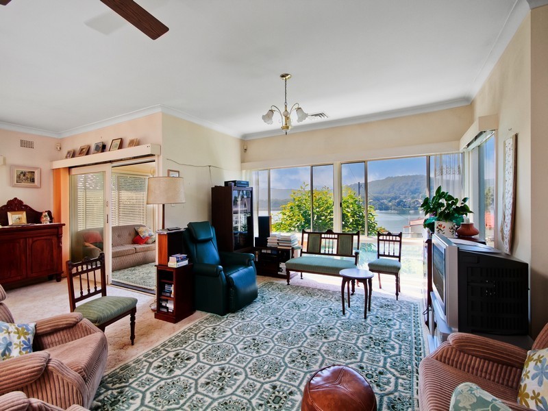 38 Caroline Street, East Gosford NSW 2250