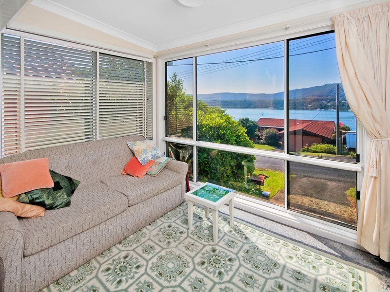 38 Caroline Street, East Gosford NSW 2250