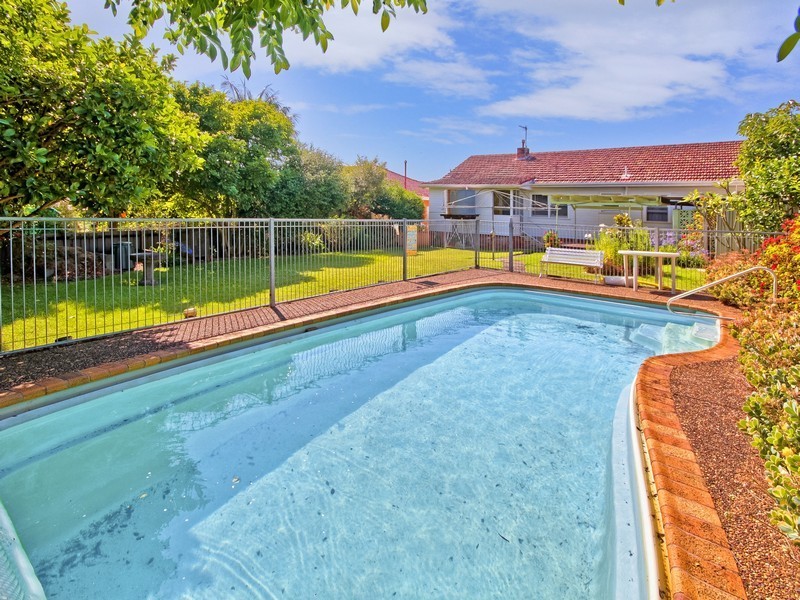 38 Caroline Street, East Gosford NSW 2250