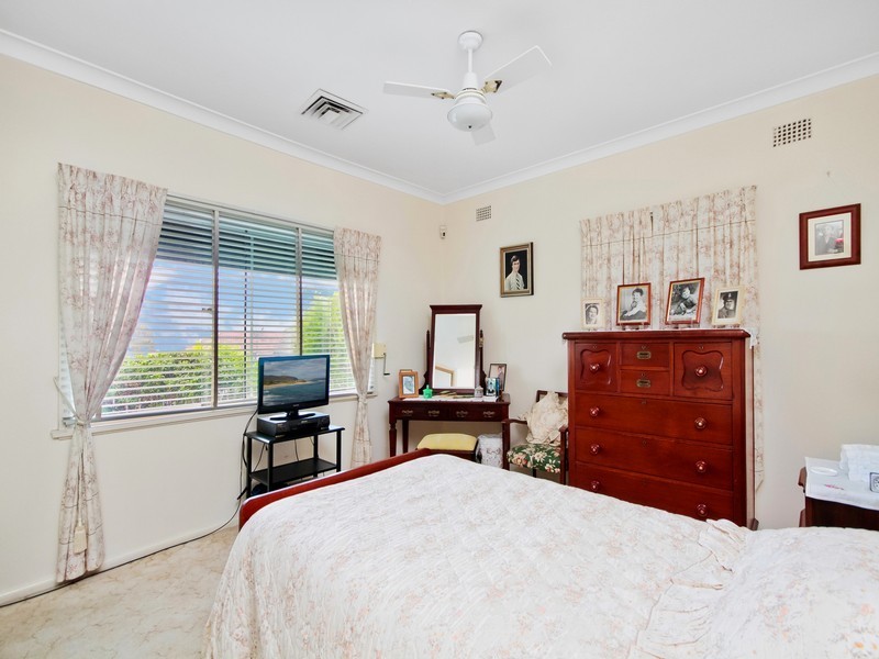 38 Caroline Street, East Gosford NSW 2250