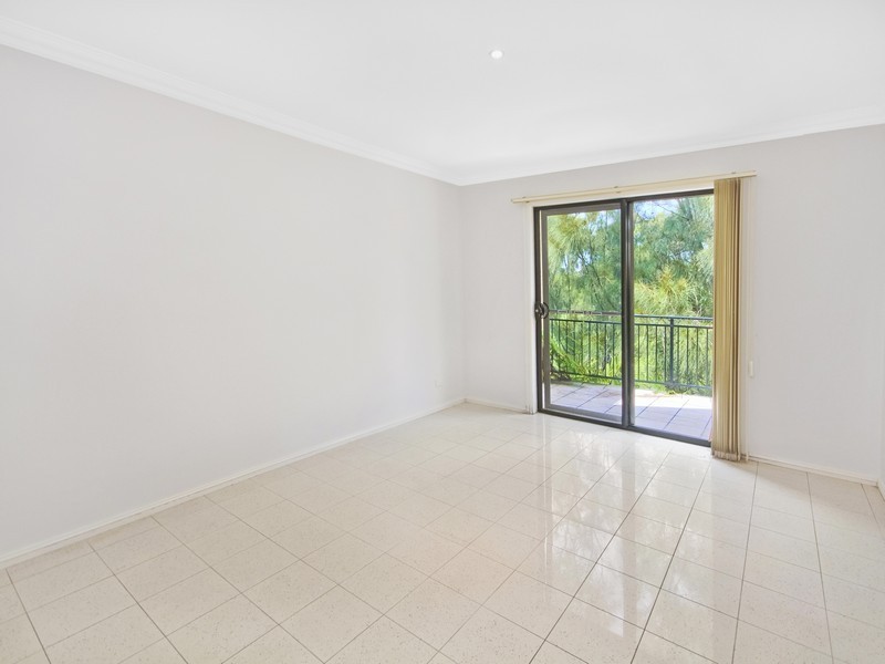 21/2 Adcock Avenue, West Gosford NSW 2250