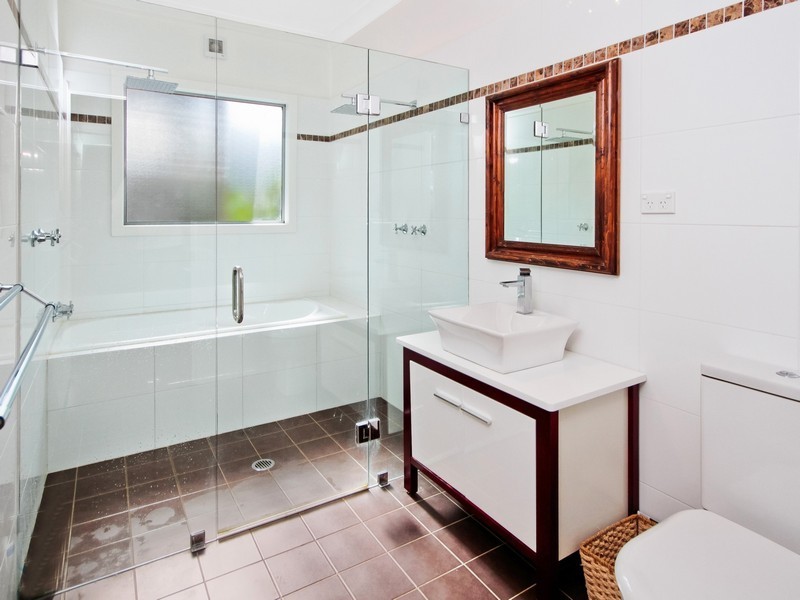 124 Avoca Drive, Green Point NSW 2251
