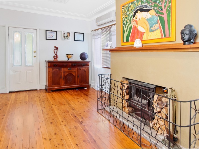 124 Avoca Drive, Green Point NSW 2251
