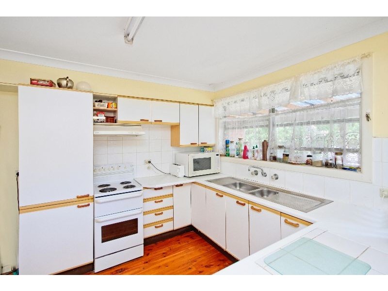 24 Lynnette Crescent, East Gosford NSW 2250