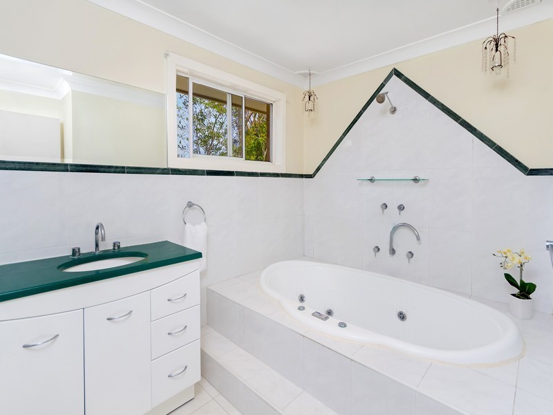 2 Lakala Avenue, Springfield NSW 2250