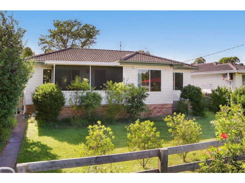 12 Lock Avenue, Springfield NSW 2250