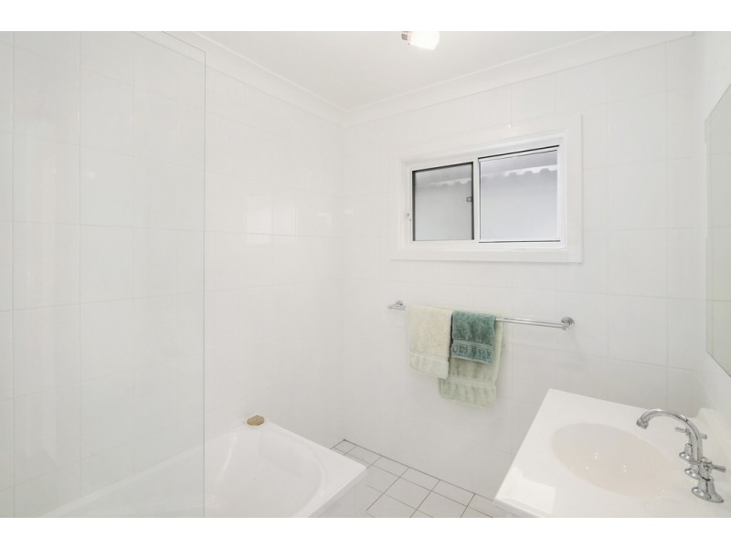 12 Lock Avenue, Springfield NSW 2250