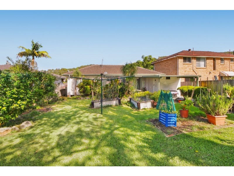 12 Lock Avenue, Springfield NSW 2250