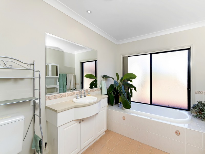 265 Avoca Drive, Green Point NSW 2251