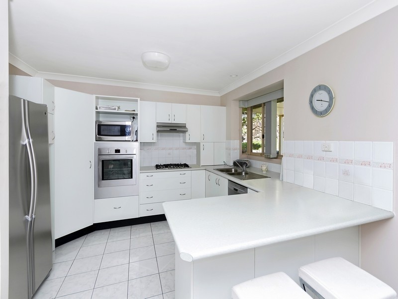 2 Thistle Glen Close, Green Point NSW 2251