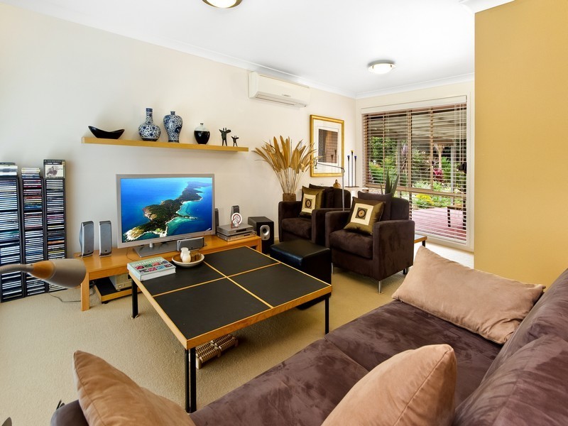 17 Merideth Place, Green Point NSW 2251