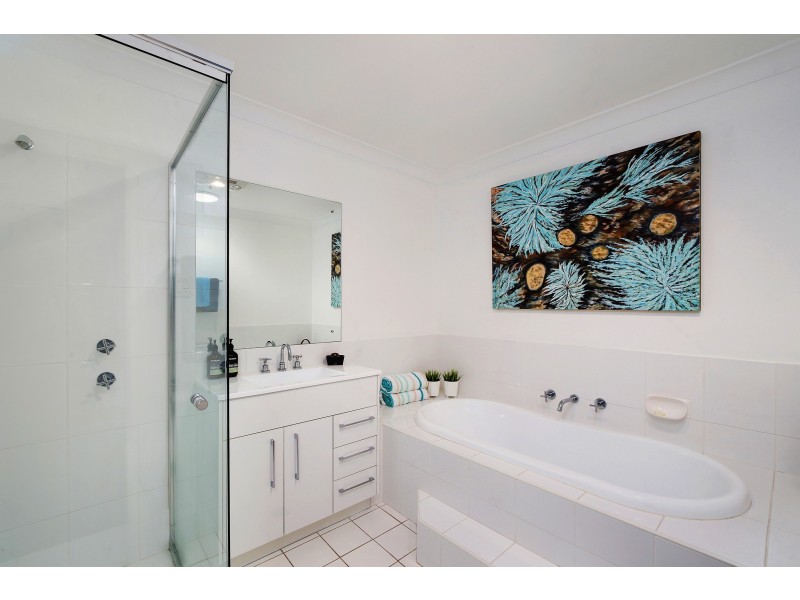 48 Jean Norman Close, Wyoming NSW 2250