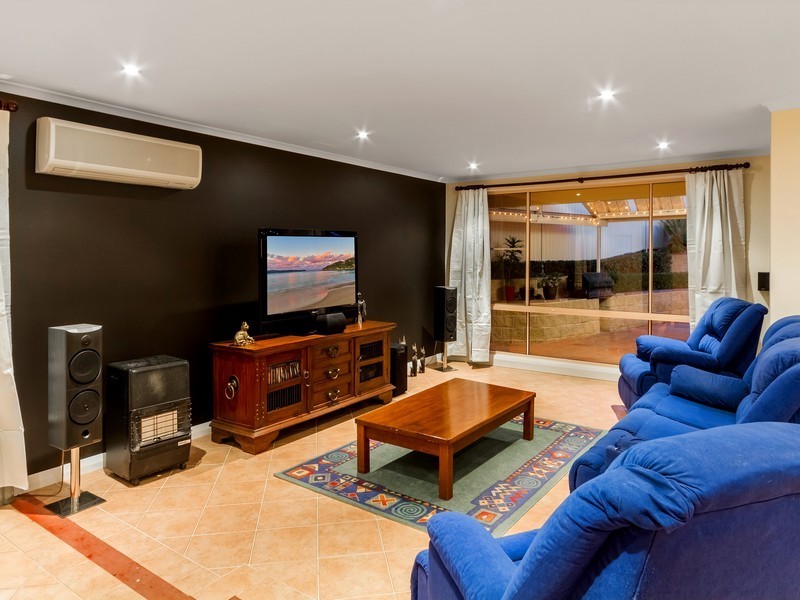 155 James Sea Drive, Green Point NSW 2251