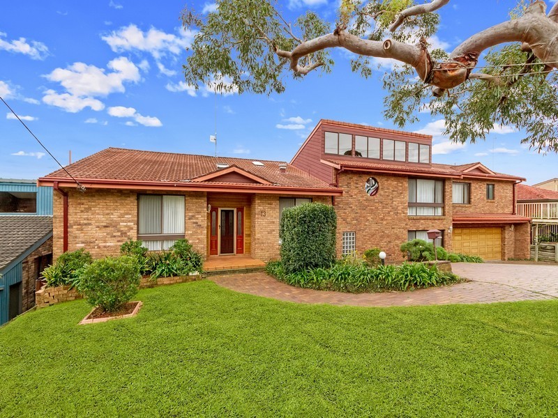 11-13 Peak Street, Bateau Bay NSW 2261