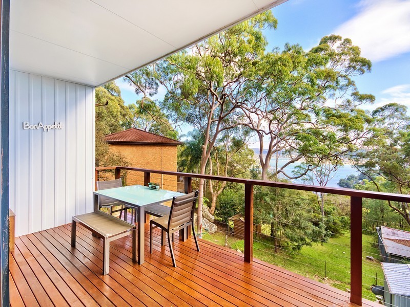 2 Wards Hill Road, Killcare Heights NSW 2257