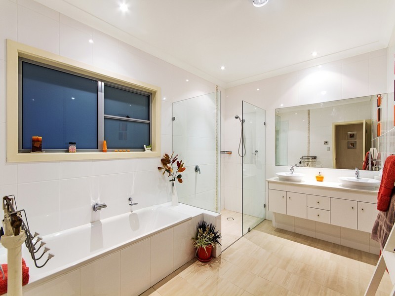 26 Portsmouth Road, Erina NSW 2250