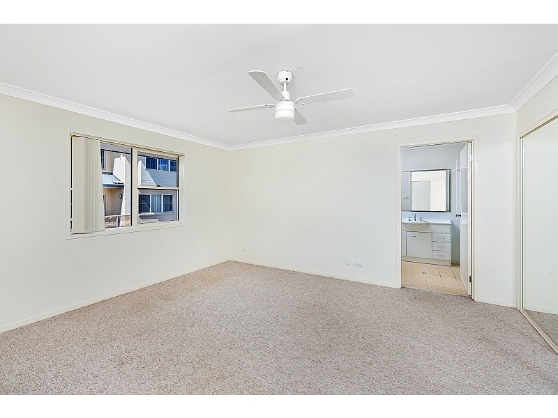 10/8-10 Jarrett Street, North Gosford NSW 2250