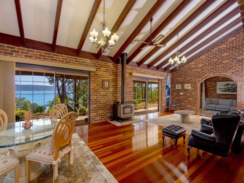 330 Avoca Drive, Green Point NSW 2251