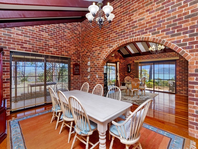 330 Avoca Drive, Green Point NSW 2251